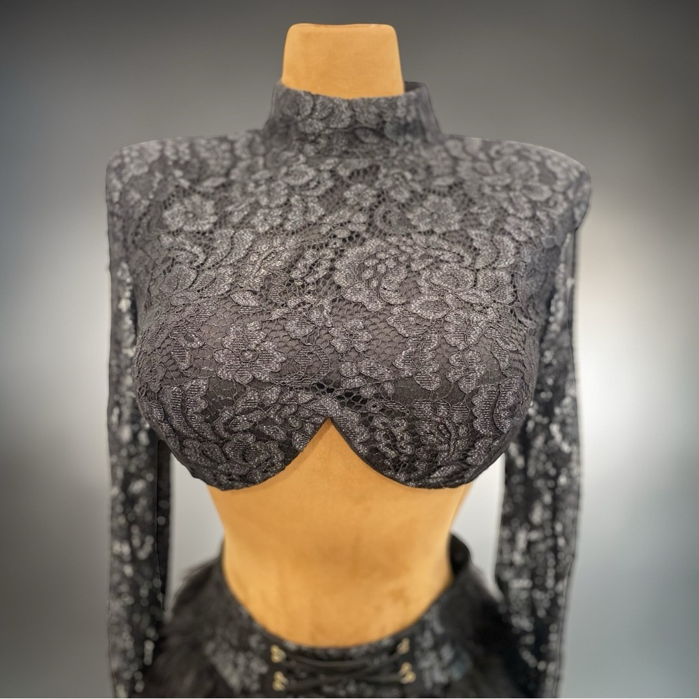 Elegant Black Lace and Feather Dress - Picture 8 of 9